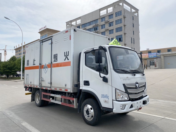 雜項(xiàng)危險(xiǎn)物品廂式運(yùn)輸車，運(yùn)輸車，運(yùn)輸車廠家，楚勝集團(tuán)