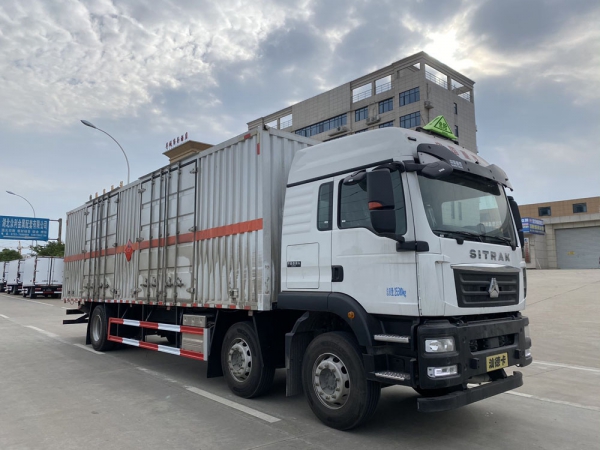 易燃液體廂式運(yùn)輸車，廂式運(yùn)輸車，楚勝汽車集團(tuán)